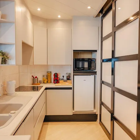- Frontal Sea View Apartman