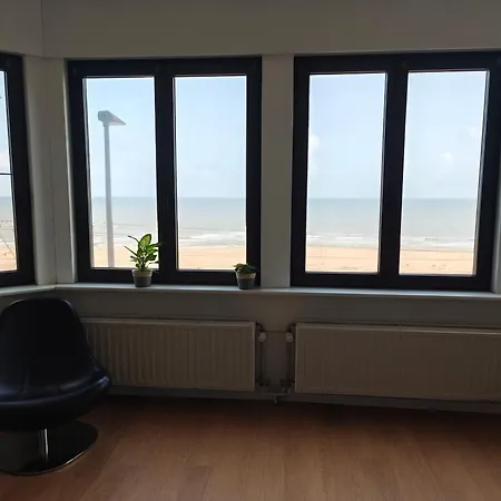 - Frontal Sea View Ostende