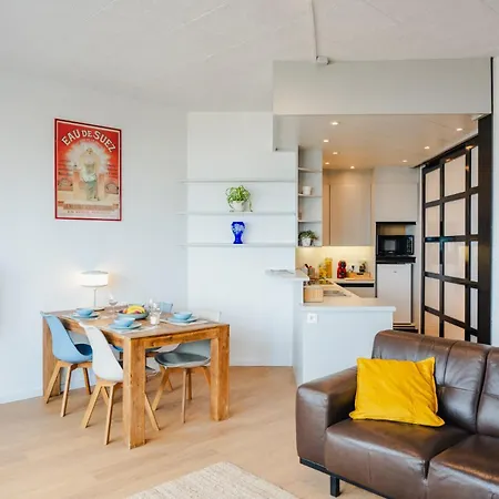 - Frontal Sea View *